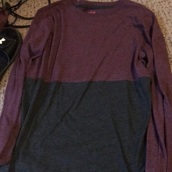 Whole lot of 5 boys long sleeve cat & jack shirts - Picture 6 of 6